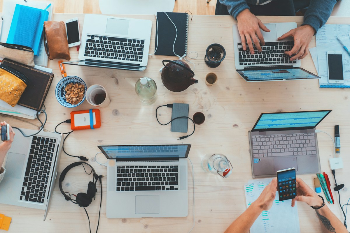 公共 Wi-Fi 的风险,多数发生在登录之后相关实拍摄影